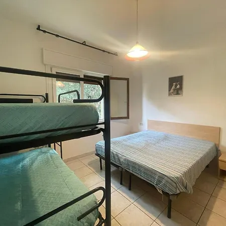 Apartman Spacious Just 200 M From The *