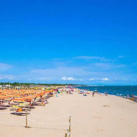 Apartman Spacious Just 200 M From The Rosolina Mare